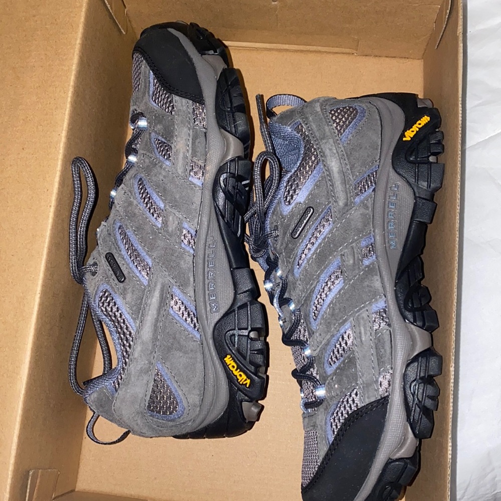 merrell sneakers brand new never worn